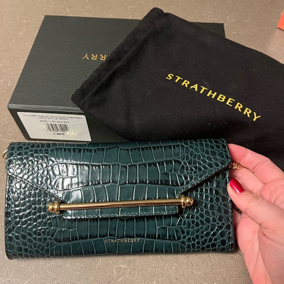 Strathberry Multrees Croc-Embossed Leather Wallet-On-Chain - Picture 1 of 4